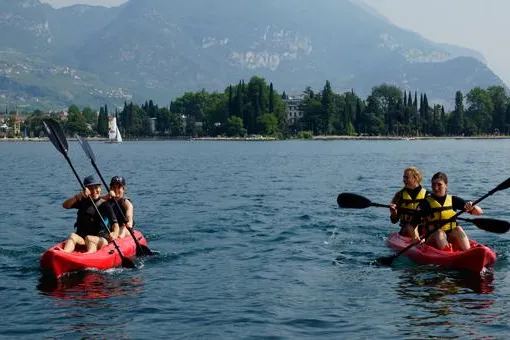 Klassenfahrt Gardasee – Berge und Palmen Bild: Klassenfahrt Gardasee – Berge und Palmen
