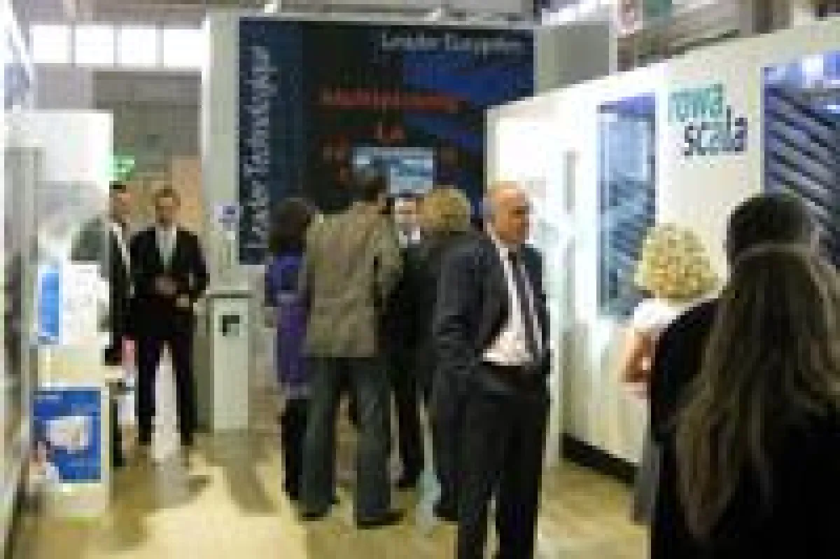 Rowa Automatisierungslösungen auf der Pharmagora in Paris.