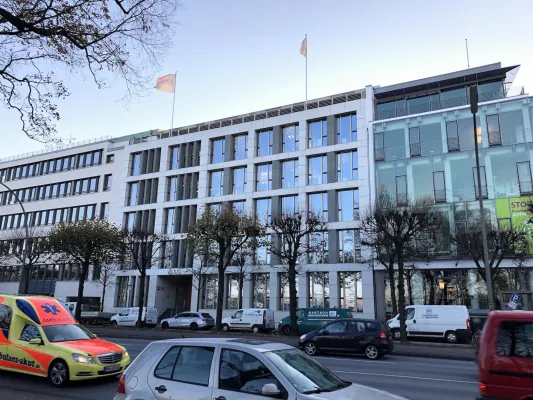 E-Commerce mit Alsterblick. Bild: E-Commerce mit Alsterblick.