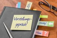 Bild: Warum lassen sich Haftnotizen ablösen und wiederverwenden?
