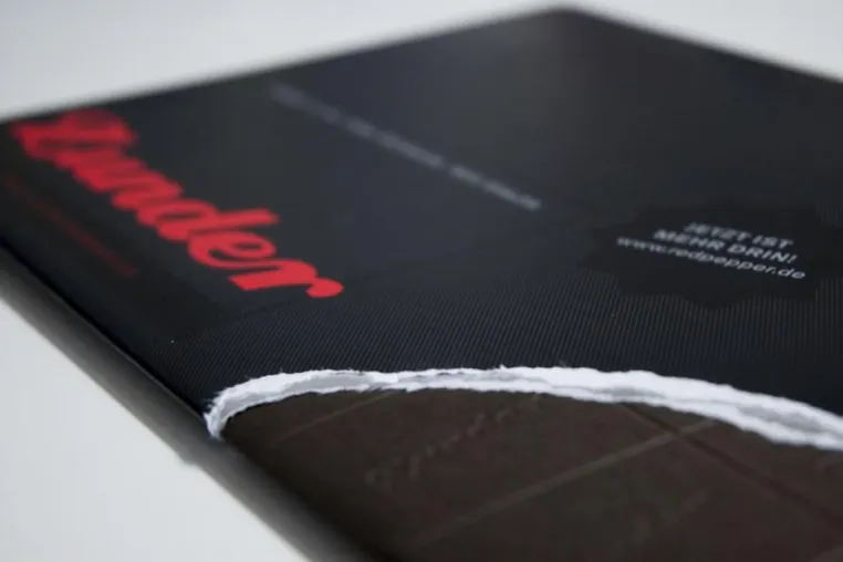 Zarte Versuchung auf 44 Seiten: Schoko-Magazin Zunder für den Designpreis Deutschland 2012 nominiert Bild: Zarte Versuchung auf 44 Seiten: Schoko-Magazin Zunder für den Designpreis Deutschland 2012 nominiert