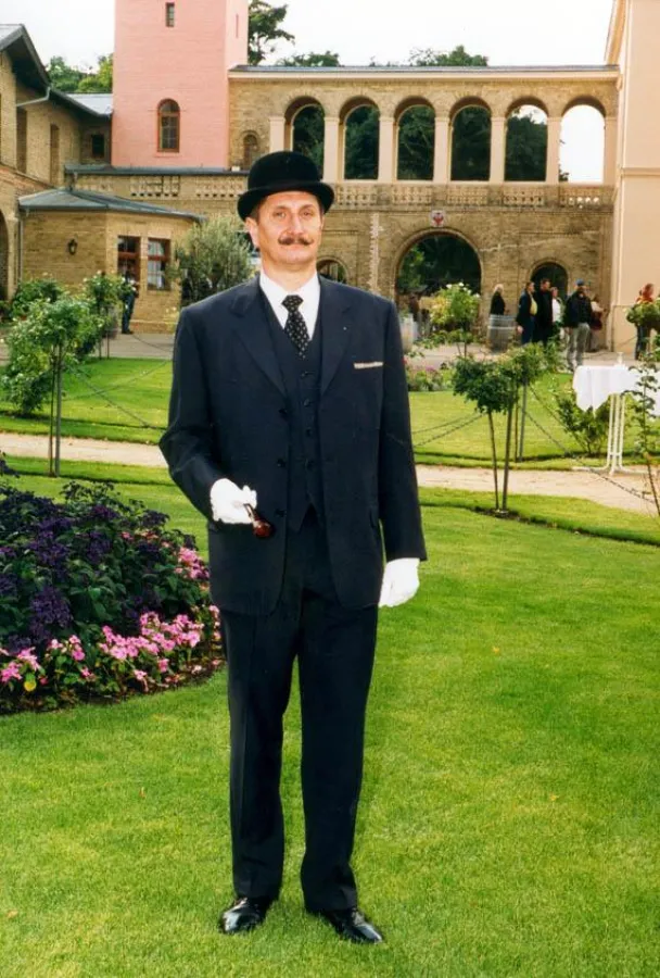 Der Königliche Schuhputzer als Butler