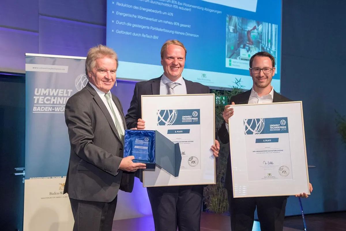 Franz Untersteller überreicht Umwelttechnikpreis Andre Schulte-Südhoff Schuko / Andreas Gebhardt IPA