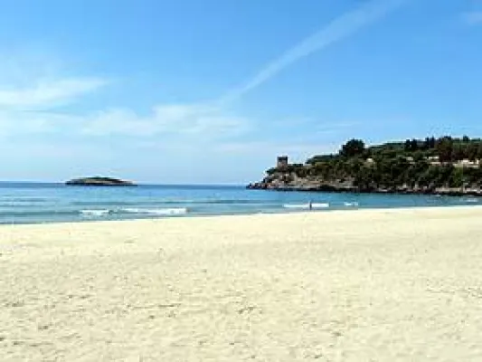 Bild: Ungetrübtes Badevergnügen in Süditalien - Nationalpark Cilento zeigt Badegästen die „Blaue Flagge“