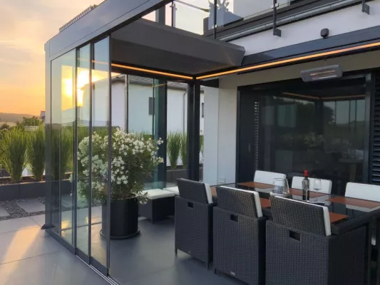 Bild: Neues Draußen-Wohnzimmer dank Terrassenüberdachung