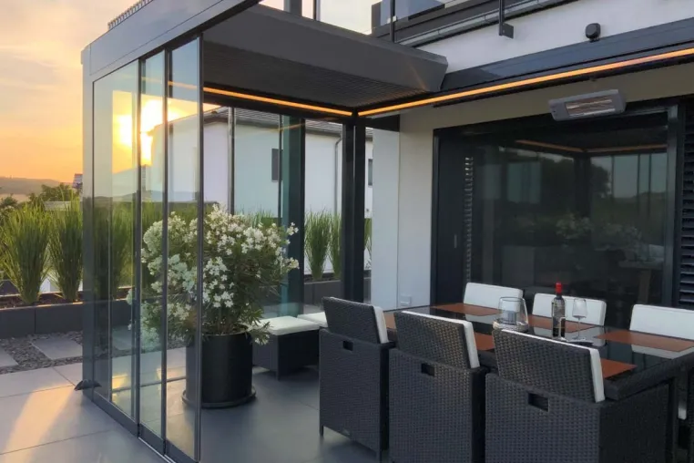 Bild: Neues Draußen-Wohnzimmer dank Terrassenüberdachung