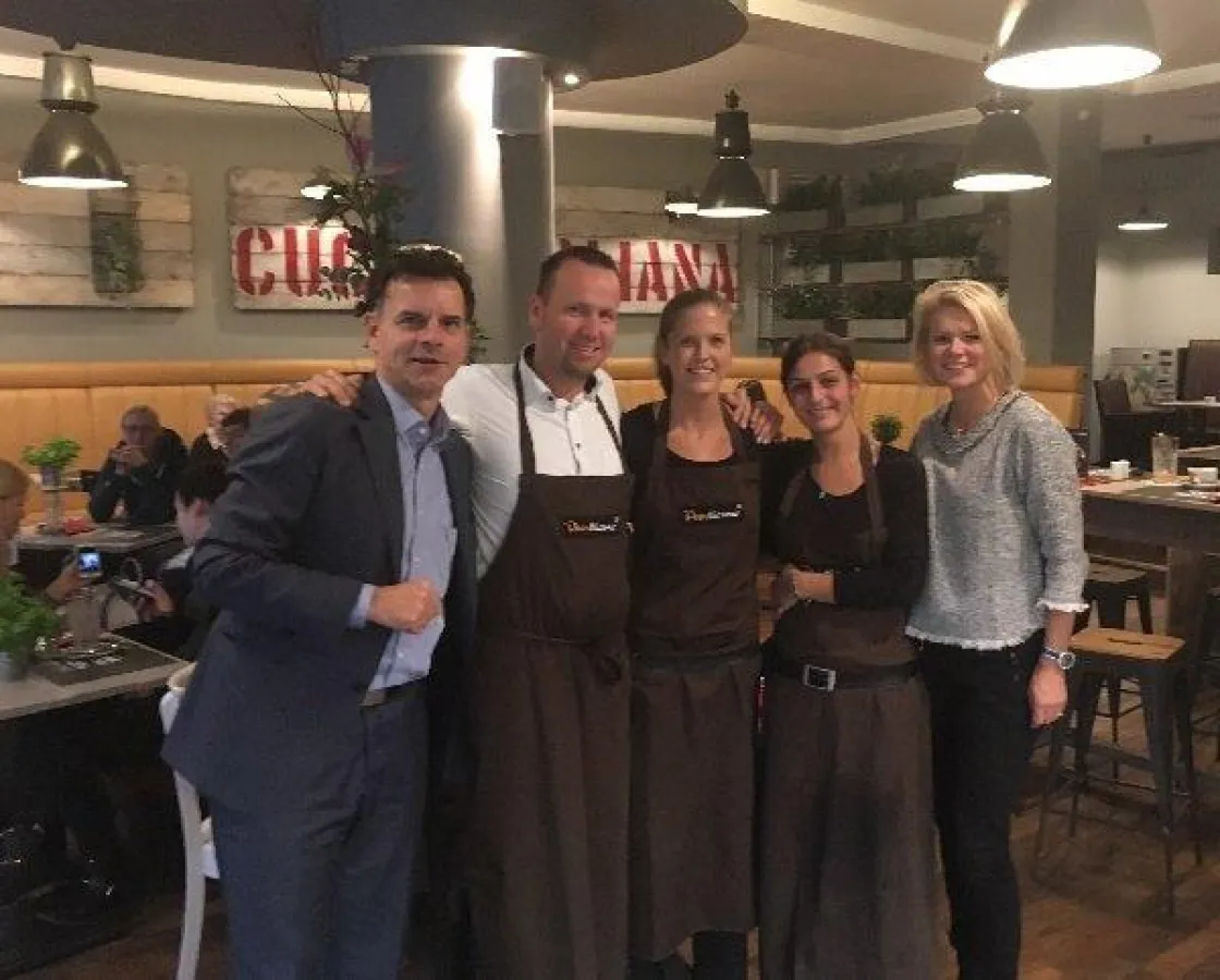 Eröffnung im Pantiamo Kiel (von links: Frank Epping, Meik Ehlers und Pantiamo-Team, Sabine Epping