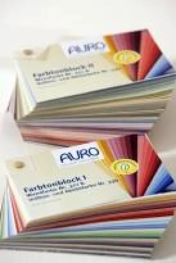 Einfache Verarbeitung - Hunderte Farbtöne - Die Wandfarbe von AURO