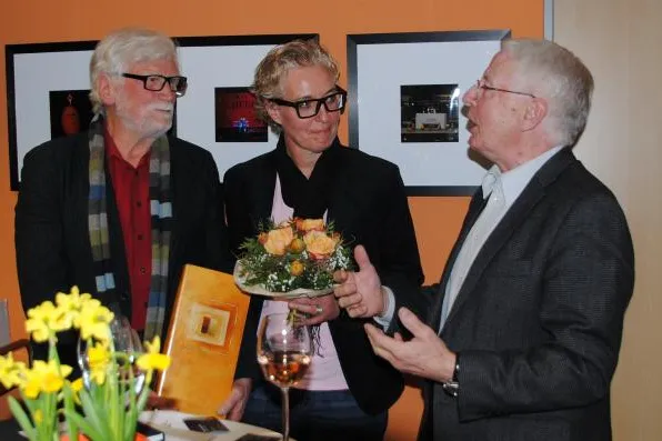 Bild: Großer Andrang bei Vernissage im Kreiskrankenhaus St. Franziskus Saarburg