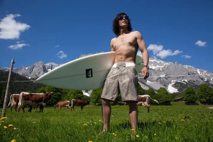 Bild: Typisch Österreich - Blue Tomato Boardshort im Lederhosen-Look