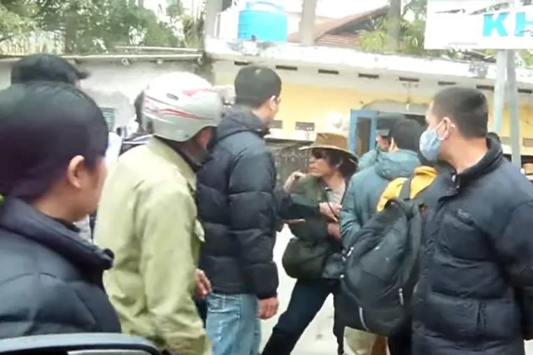 Tätlicher Angriff von Schlägertrupps auf vietnamesische Menschenrechtler Bild: Tätlicher Angriff von Schlägertrupps auf vietnamesische Menschenrechtler