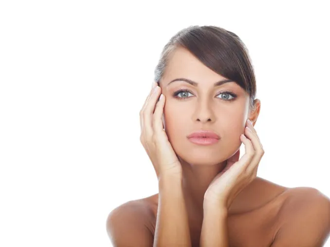 Pflege für empfindliche Augenpartien mit der Augencreme von Avene Bild: Pflege für empfindliche Augenpartien mit der Augencreme von Avene