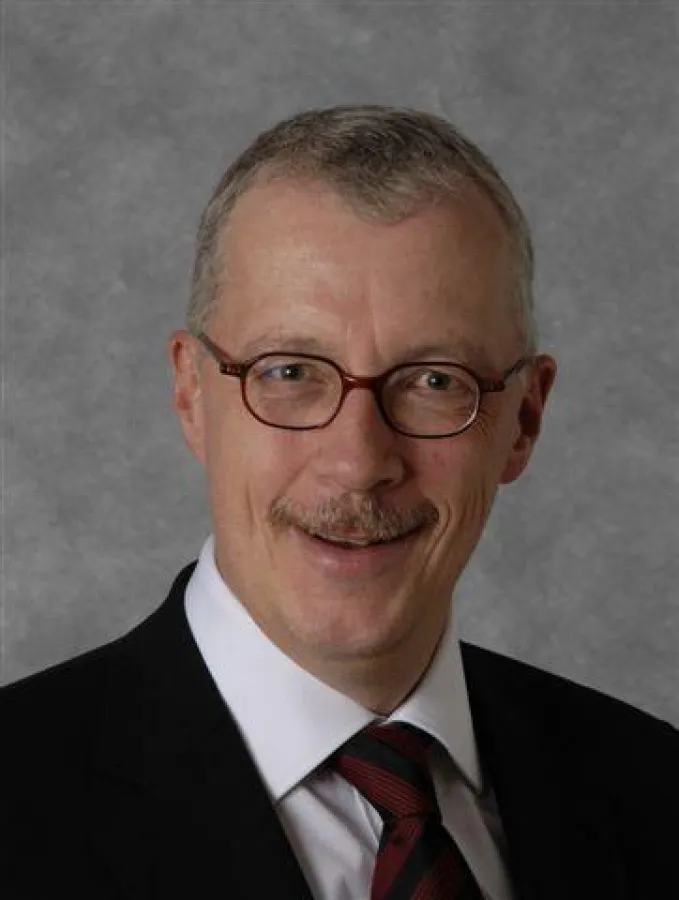 Dr. Peter Sommerauer, 51, ist promovierter Tierarzt und bietet neben seiner Tätigkeit als Leiter eines Lebensmittelinspektorats Seminare für Führungskräfte an.