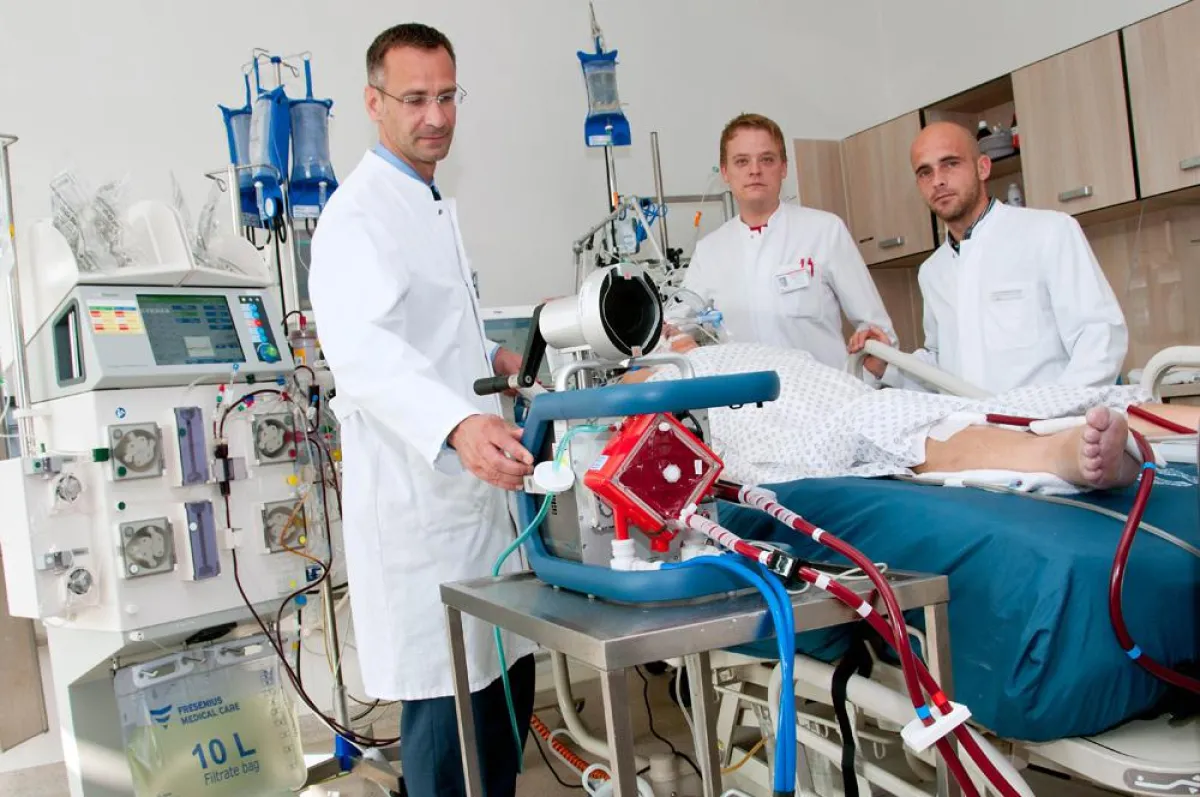 Klinikdirektor Prof. Dr. Michael Adamazik, Oberarzt Dr. Stefan Martini und Facharzt Helge Haberl.