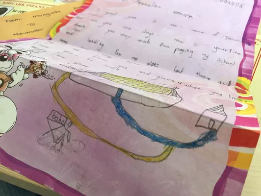 Bild: Neumüller übernimmt Patenschaft für Kinder aus Uganda