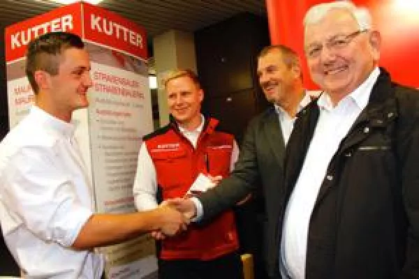 Bild: Beton- und Stahlbetonbauer Medin Murati - Klassenbester, Kammersieger und Bayerischer Meister