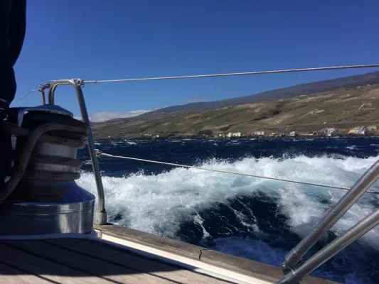 Blu Charter kooperiert mit Lava Charter und der EIS-European Insurance & Services! Bild: Blu Charter kooperiert mit Lava Charter und der EIS-European Insurance & Services!