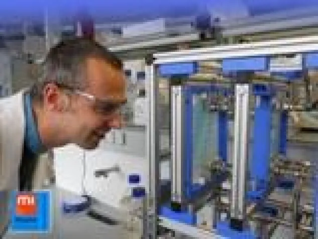 Bild: Kleine Chemieanlagen lernen laufen