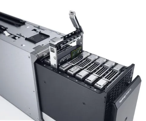 Bild: Für eine effiziente IT: Dell liefert erste EqualLogic Storage Blade Arrays und integrierte Datacenter-Lösungen