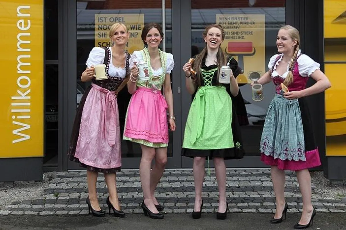 : Oktoberfeststimmung bei Autohaus Heidenreich in Eschwege. Foto: Autohaus Heidenreich.