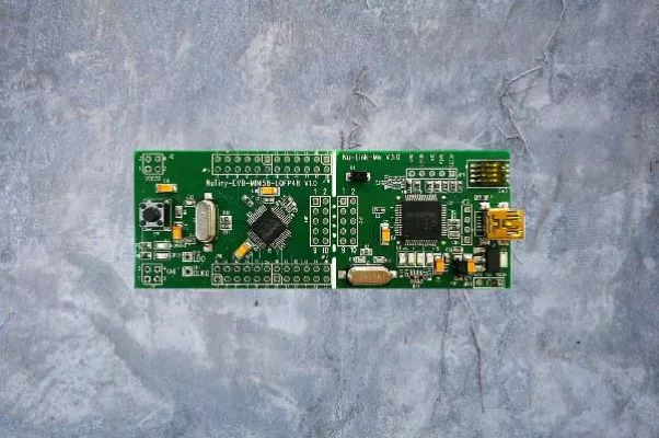 Bild: Neueste 32-bit ARM Cortex-M0 Familie mit umfangreichen Kommunikationsschnittstellen