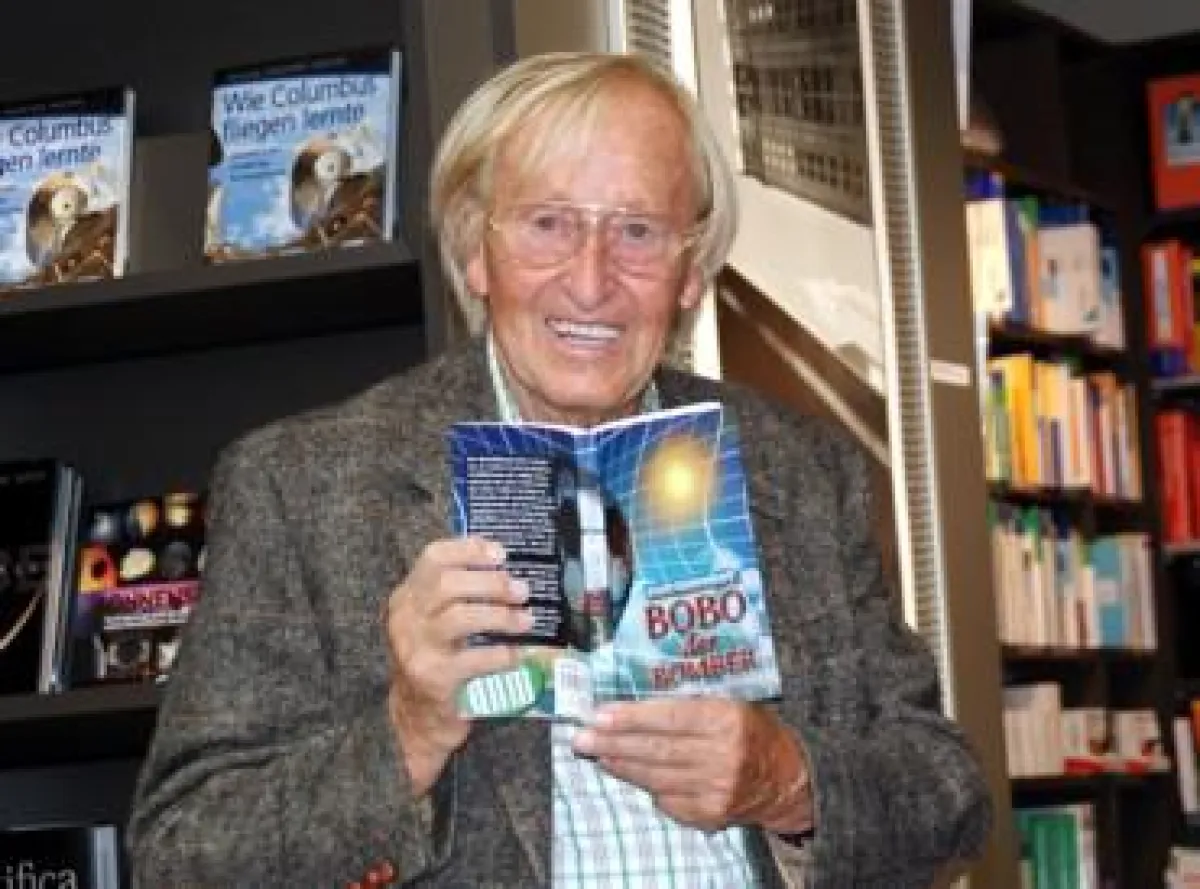 Rudi Gutendorf bei der Präsentation seines neuen Buches in Koblenz. Foto: Der Neue Morgen