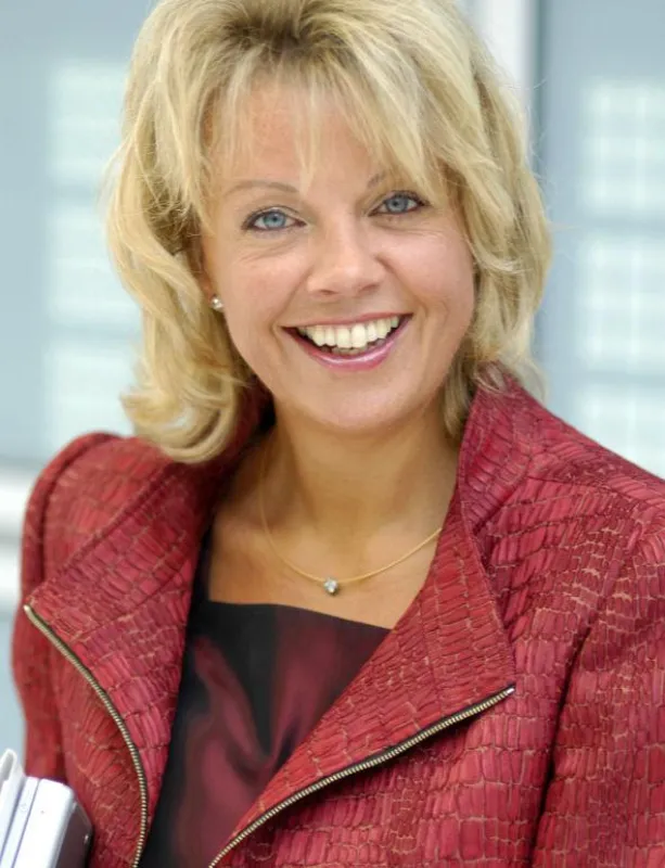 Sabine Schwind von Egelstein, Expertin für moderne Umgangsformen und Gründungsmitglied im Deutschen Knigge-Rat.