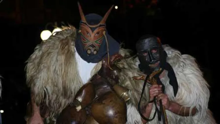 Sardiniens süße Jahreszeit – Karneval Bild: Sardiniens süße Jahreszeit – Karneval