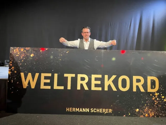 Bild: Schlafcoach Markus Kamps gewinnt Excellence Award auf dem Speaker Slam 2022 