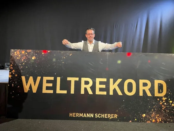 Bild: Schlafcoach Markus Kamps gewinnt Excellence Award auf dem Speaker Slam 2022 