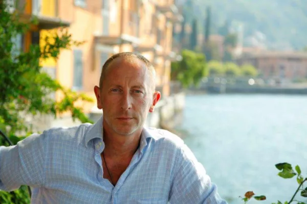 Cosmic Cine Festival 2012: Oliver Hauck gewinnt mit seinem Filmdebut "Das Blaue Juwel" den Publikumspreis Bild: Cosmic Cine Festival 2012: Oliver Hauck gewinnt mit seinem Filmdebut "Das Blaue Juwel" den Publikumspreis