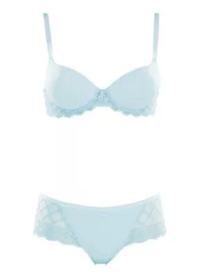 Bild: Aktuelle Wäschetrends mit der Faser LYCRA® sorgen für Hochgefühl und Topform