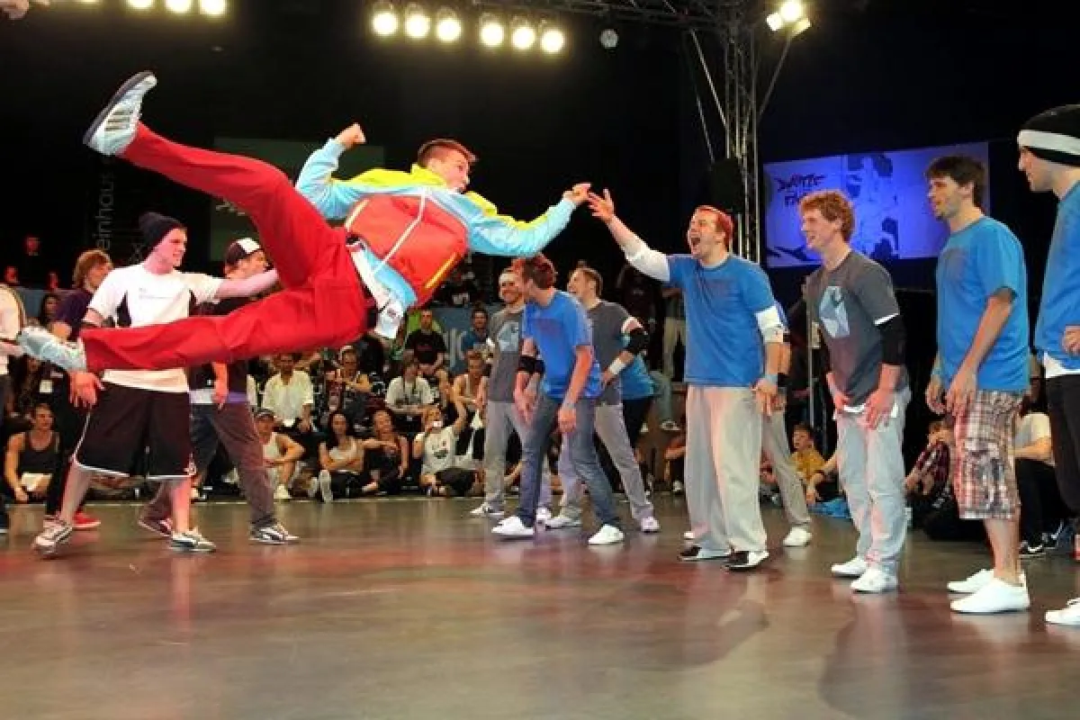Das Finale des Battle Of The East 2010 zwischen der Menace Crew (links) und den Söhnen des Kreises. (Foto: Marco Prosch)