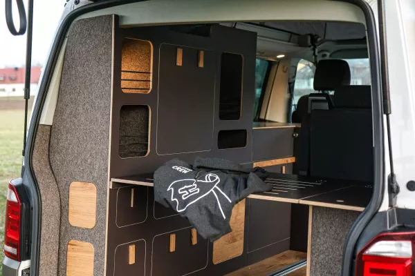 Bild: Die Bayerische Bus Manufaktur und das Projekt Heldencamper starten durch!