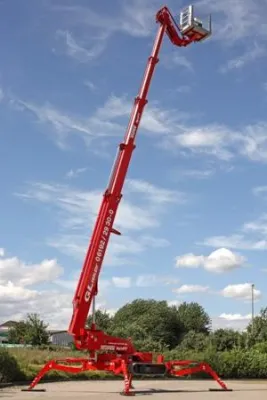 Bild: Arbeitsbuehne Leo bringt frischen Wind in Kölner Elefantenpark