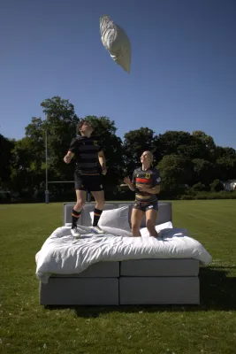 Bild: Neue Partnerschaft mit Rugby Deutschland. Ausgeruht zur Bestleistung. Unser Bett für Rugby Deutschland