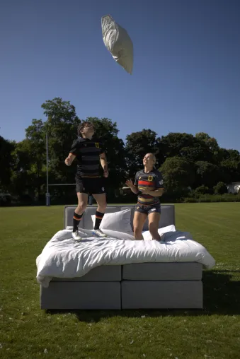 Bild: Neue Partnerschaft mit Rugby Deutschland. Ausgeruht zur Bestleistung. Unser Bett für Rugby Deutschland