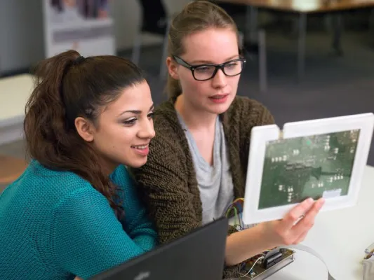 Bild: Leipziger Wissenschaftler_innen untersuchen bundesweit Situation von Doktorandinnen im IT-Bereich