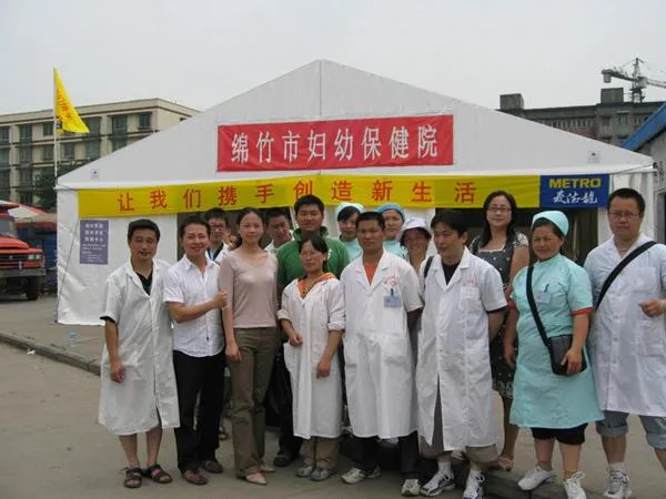 Losberger hilft Erdbebenopfern in China mit Zelten Bild: Losberger hilft Erdbebenopfern in China mit Zelten