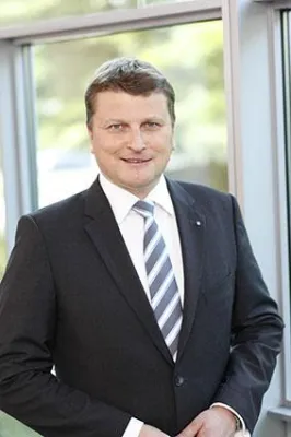 Bild: Dr. Ulrich Mitzlaff neuer Vorsitzender des Vorstands der KZVK