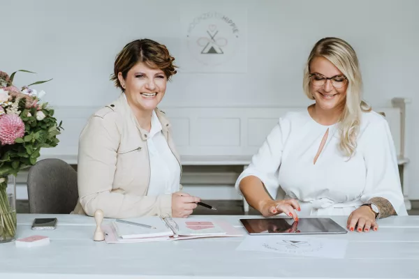 Bild: Produktinnovation in der Hochzeitsplanung: HOCHZEITSHIPPIE bietet digitale Hochzeitskonzepte.