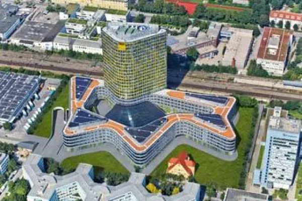 Bild: Neue ADAC-Zentrale in München: Glasschaumschotter ermöglicht individuelle Gestaltung des Areals