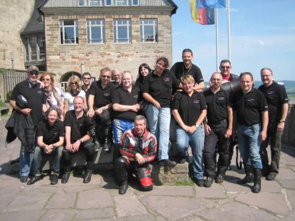 Fuhren gemeinsam rund 160 Kilometer quer durch das Sauerland - die Teilnehmer der ersten Hörakustiker-Motorradtour Deutschlands