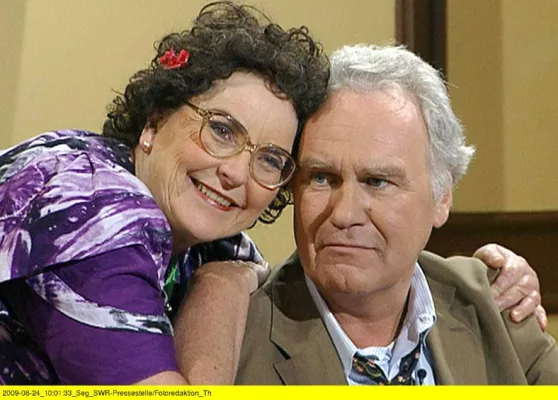 Bild: Die „doppelte“ Alice Hoffmann / Kultige Serien im Feiertagsprogramm des SWR Fernsehens