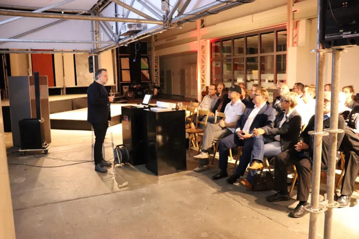 Es war für den BusinessClub rundum spannend, was Robert Kohl über die Küchengestaltung erzählte