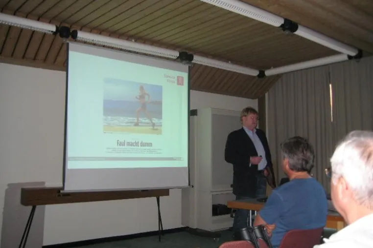 Faul macht dumm - InfoPlus-Vortrag über Bewegung und Psyche in der Simssee Klinik Bild: Faul macht dumm - InfoPlus-Vortrag über Bewegung und Psyche in der Simssee Klinik