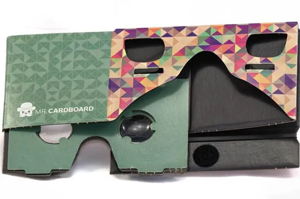 Bild: VR Smartphone-Erweiterung Cardboard neu im Red Dot Shop