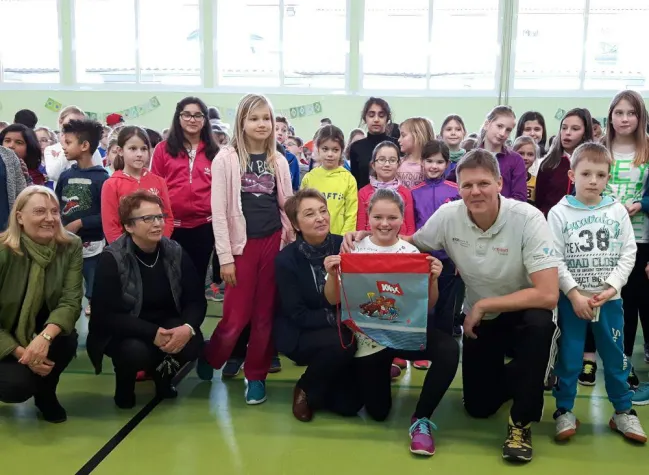 Bild: Erste Schule in Hessen feiert 2016 olympisches Sportfest