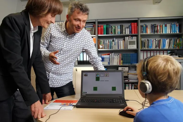 Bild: Neues Computerprogramm hilft bei Lese-Rechtschreibschwierigkeiten
