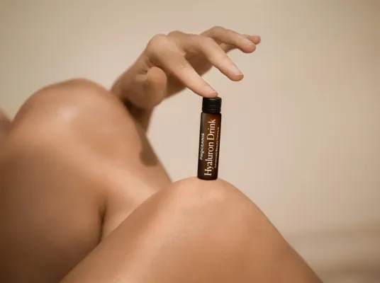 Bild: Trink dich schön! Effektives Anti-Aging mit dem neuen Hyaluronsäure-Drink von PROCEANIS